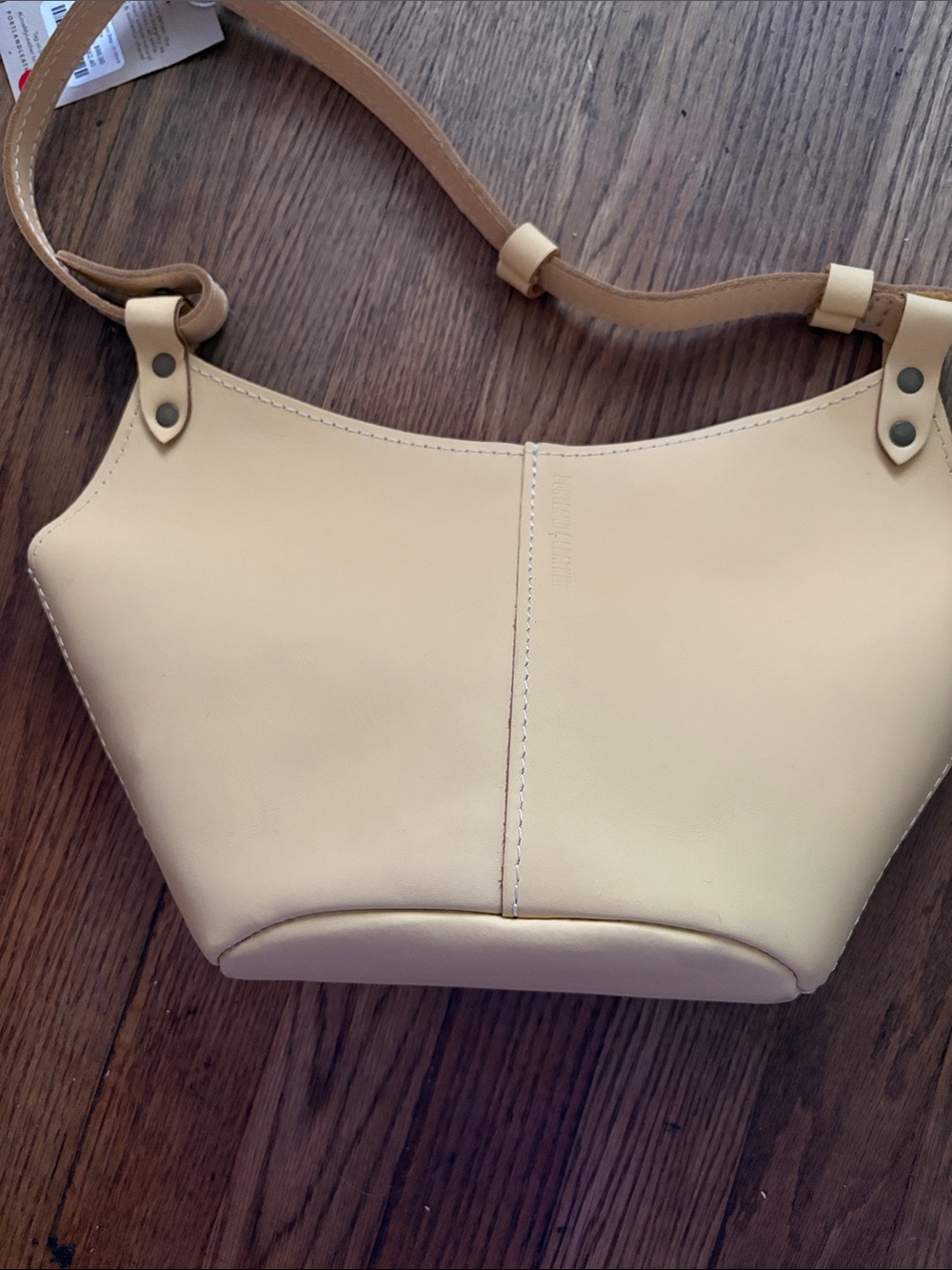 Portland Leather golden color Shoulder Bag - Picture 2 of 7